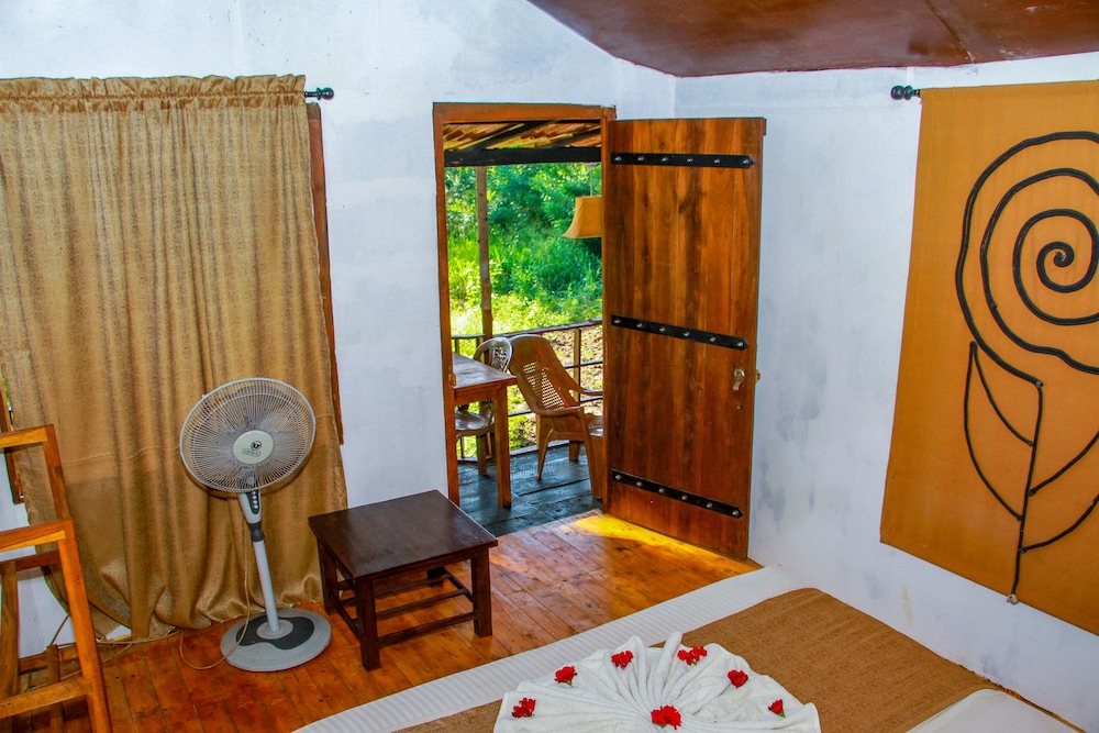 Lake View Tree House