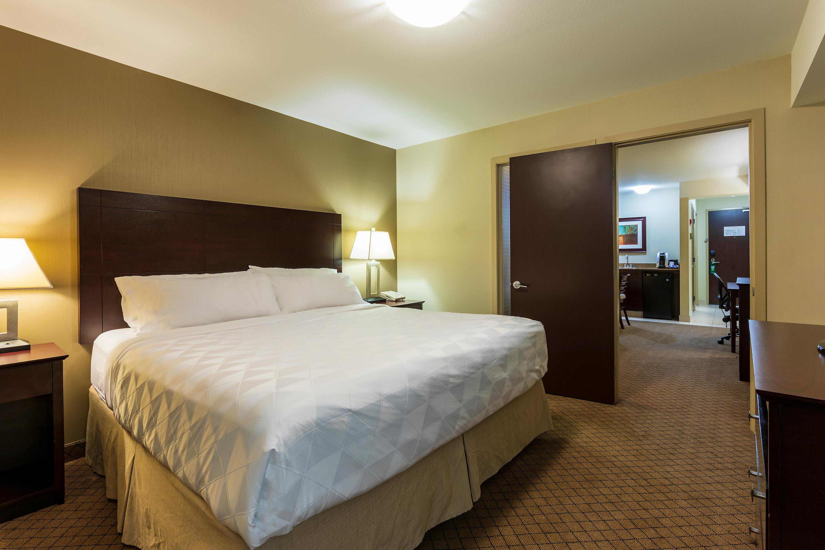 Holiday Inn & Suites Kamloops, an IHG Hotel
