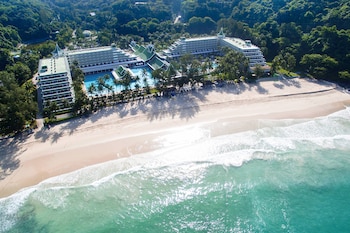 Le Meridien Phuket Beach Resort