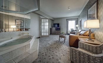 Monte Carlo Inn Toronto Markham Suites