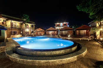 The Lakeside Retreat