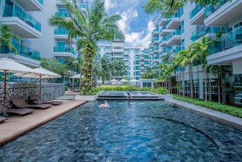 Fishermen's Harbour Urban Resort