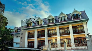 Summit Golden Crescent Resort and Spa