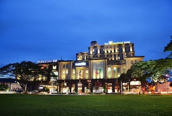 The Waterfront Hotel