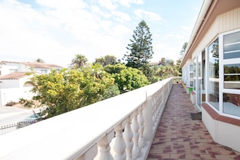 Bluewater Beachfront Guest House