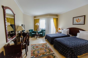 Grand Pyramids Hotel