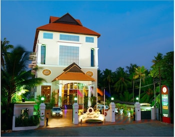 Regant Lake Palace Hotel