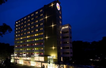 Re! @ Pearl’s Hill