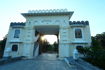 The Everest Hill Resort