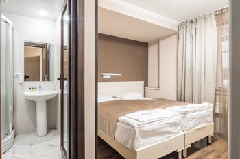 Hotel Tbilisi Central by Mgzavrebi