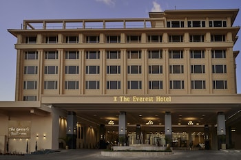 The Everest Hotel