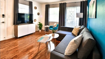 Broadway Suites Downtown By Rocketstay