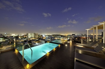 Ciqala Luxury Home Suites